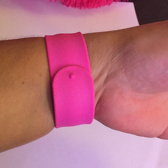 Hello kitty friend strap watch πππ - Picture 8 of 16